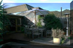 reefcottage_garden1.jpg (111954 Byte)